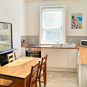Entire Floor 2 Bedrooms On Westcliff , Bournemouth United Kingdom